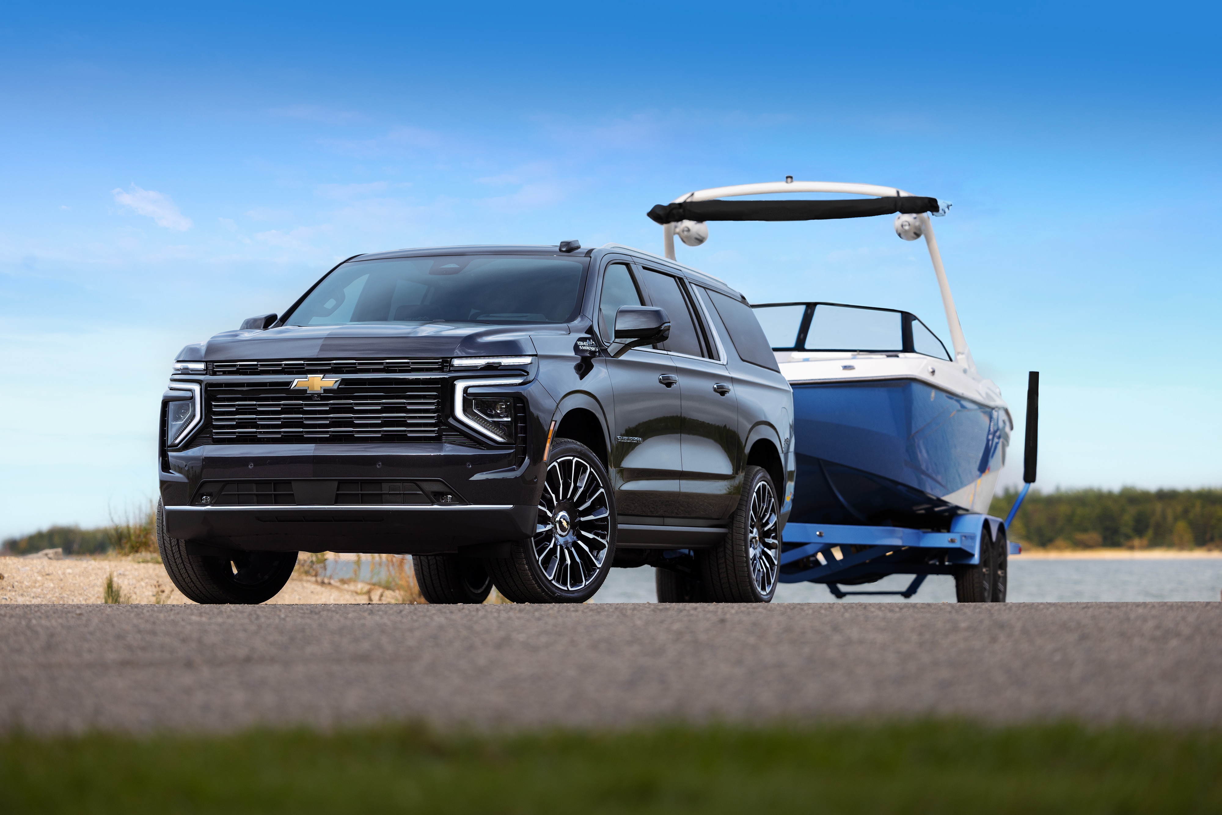 2026-Chevrolet-Suburban-HighCountry-SUV-L01.jpg